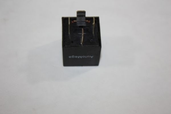 AUTOMEGA Relæ, benzinpumpe 150017310 for VAG