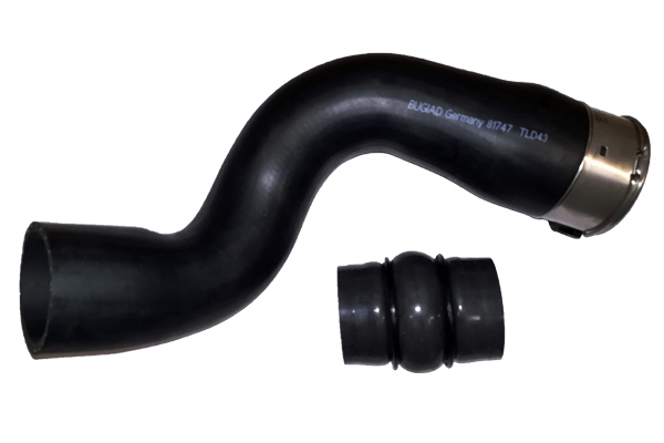 BUGIAD Ladeluftslange 81747 oppe for DACIA