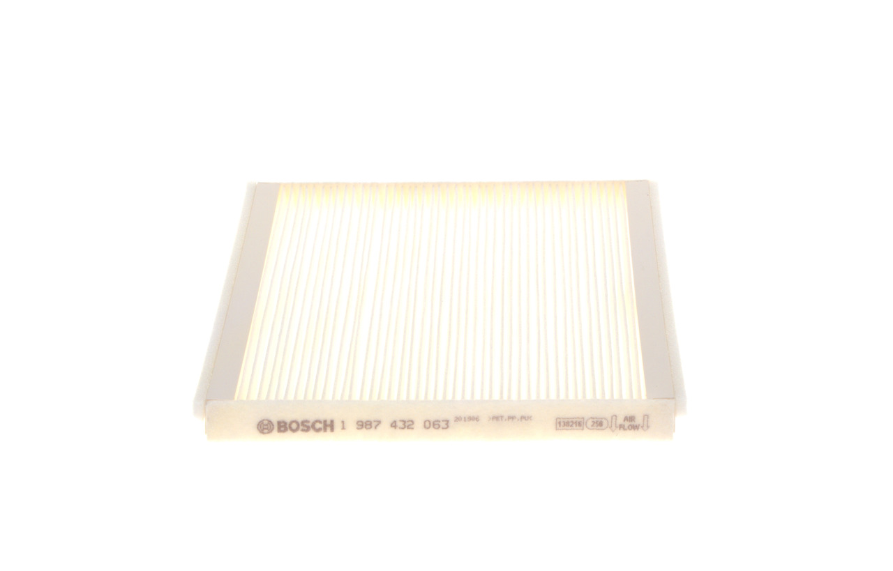 BOSCH Kabineluftfilter 1987432063 for VOLVO