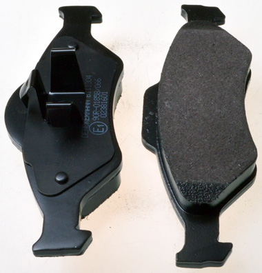 DENCKERMANN Bremseklodser B111304 foraksel for FORD MAZDA