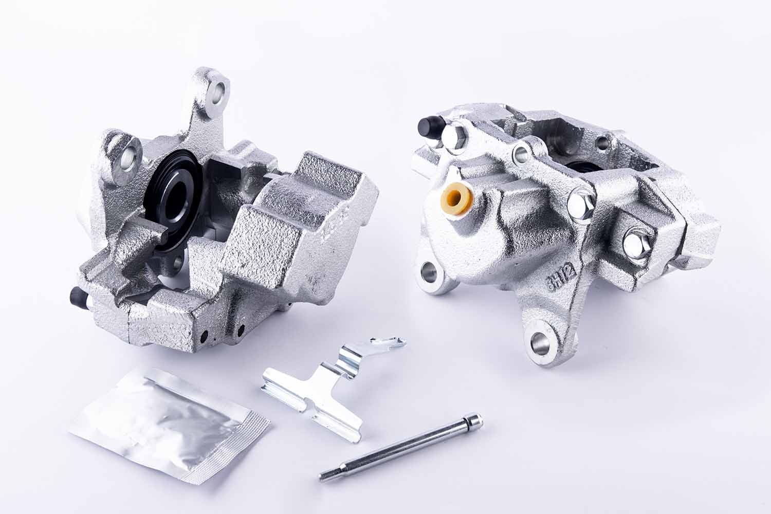 HELLA Bremsekaliper 8an355782021 Bagaksel højre for MERCEDES-BENZ
