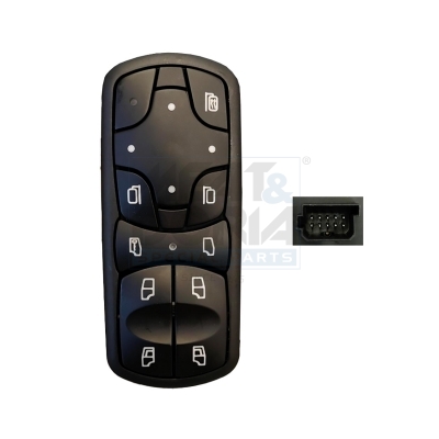 MEAT & DORIA 26691 foran til venstre for MERCEDES-BENZ