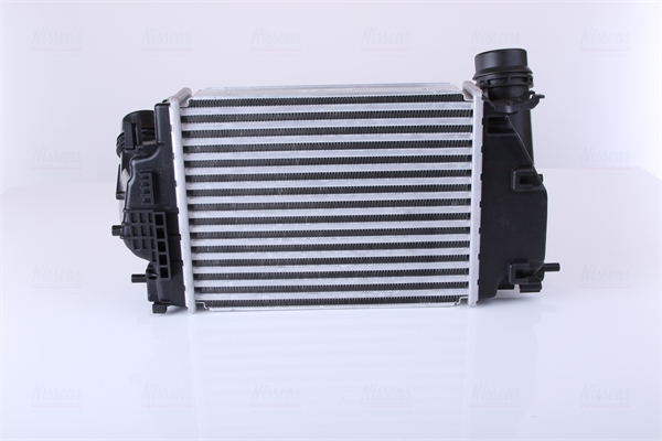 NISSENS Ladeluftkøler 961121 for RENAULT