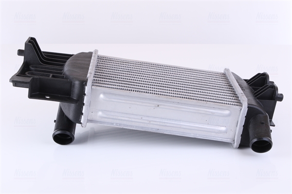 NISSENS Ladeluftkøler 96262 for TOYOTA