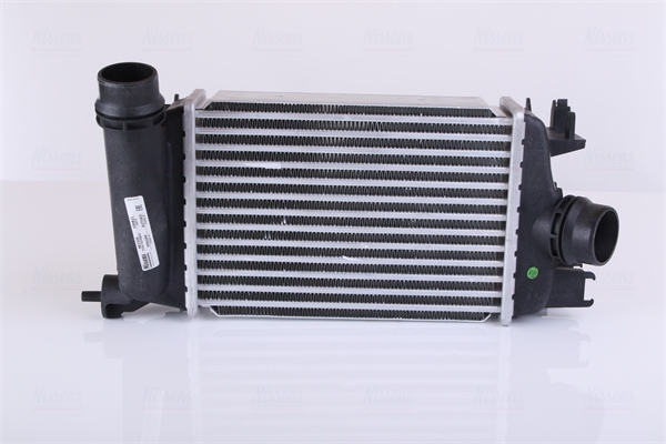 NISSENS Ladeluftkøler 961526 for NISSAN