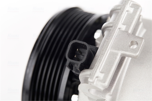 NISSENS Kompressor, klimaanlæg 890213 for LAND ROVER