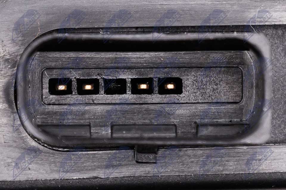 NTY Servomotor, centrallåsesystem ezcvc046 bagved til højre for IVECO
