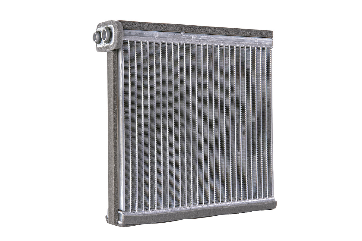 VALEO Fordamper, klimaanlæg 560086 for NISSAN