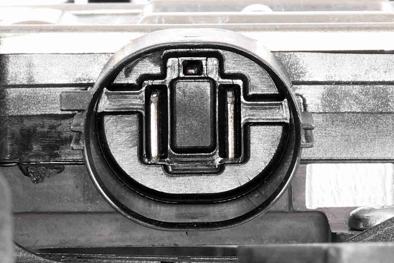 VEMO Ventilator, motorkøling v48010006 for CHEVROLET LAND ROVER